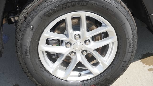 New 2026 Jeep Grand Cherokee Laredo X RWD image 11