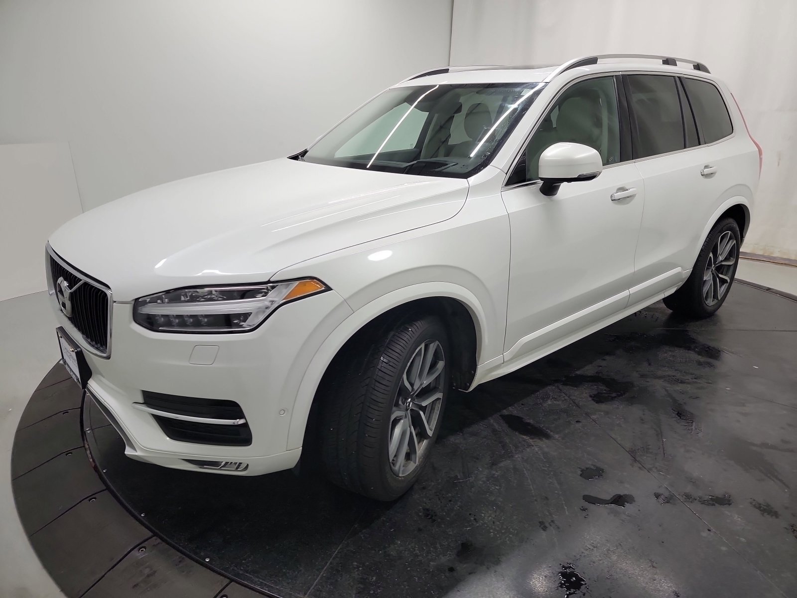 Used 2019 Volvo XC90 T6 Momentum w/ Advanced Package image 3
