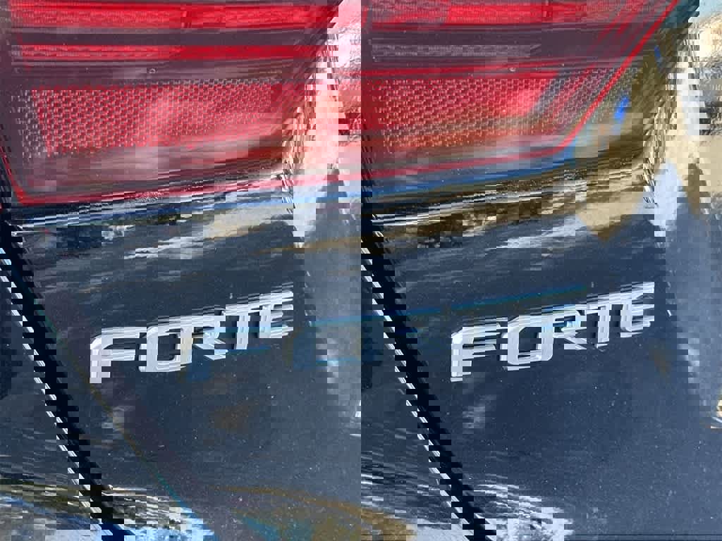 Certified 2023 Kia Forte GT-Line image 10