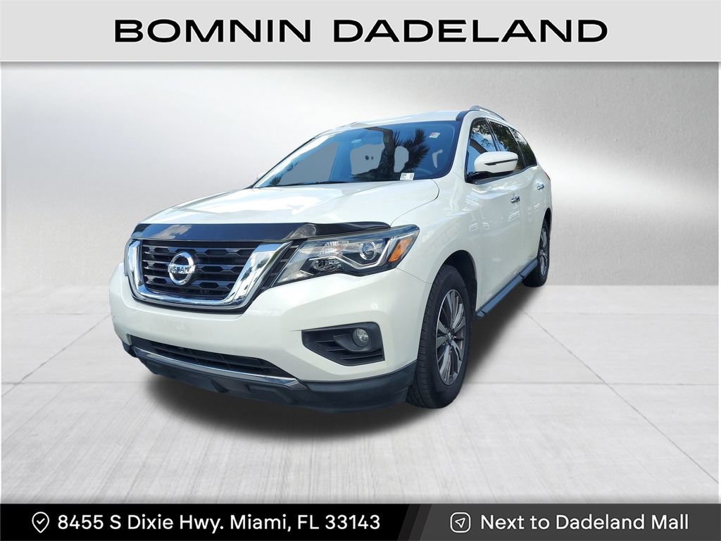 Used 2020 Nissan Pathfinder SV image 1