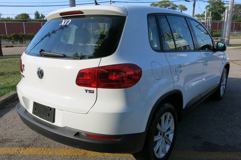 Used 2017 Volkswagen Tiguan Limited w/ Alloy Wheels Package image 4