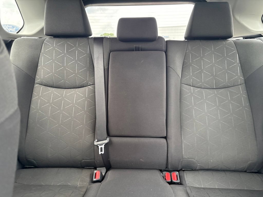 Used 2021 Toyota RAV4 XLE AWD/4WD image 29