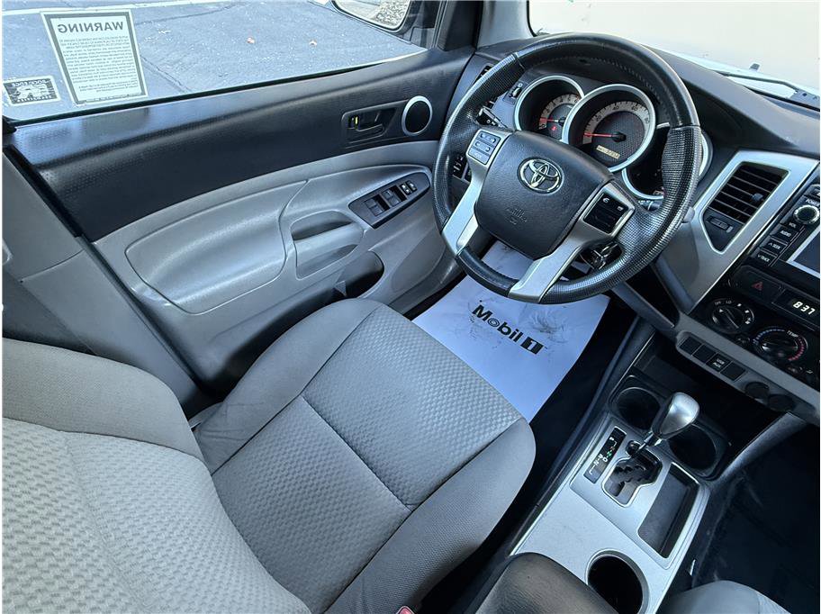 Used 2013 Toyota Tacoma 2WD Double Cab image 10