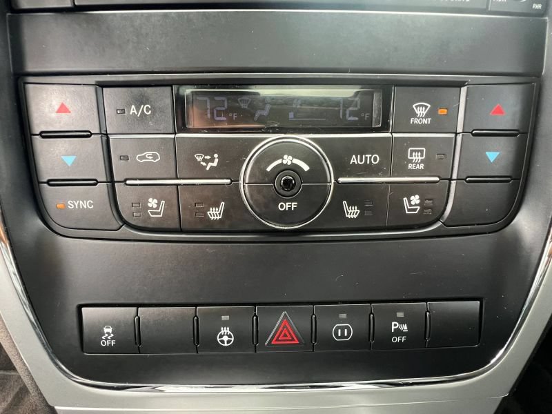 Used 2012 Jeep Grand Cherokee SRT8 w/ Luxury Group II AWD/4WD image 37