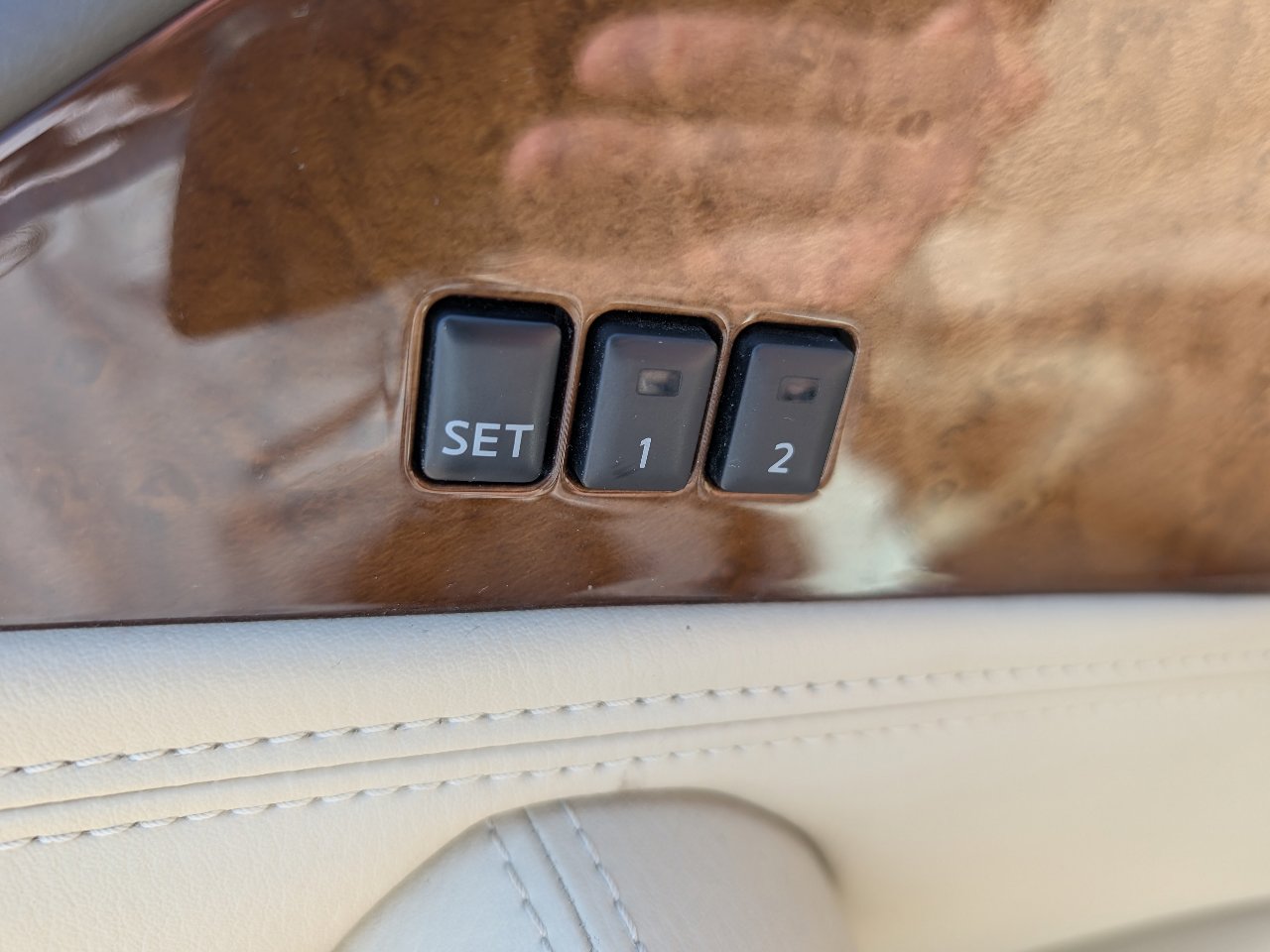 Used 2012 INFINITI QX56 4WD w/ Theater Pkg image 15