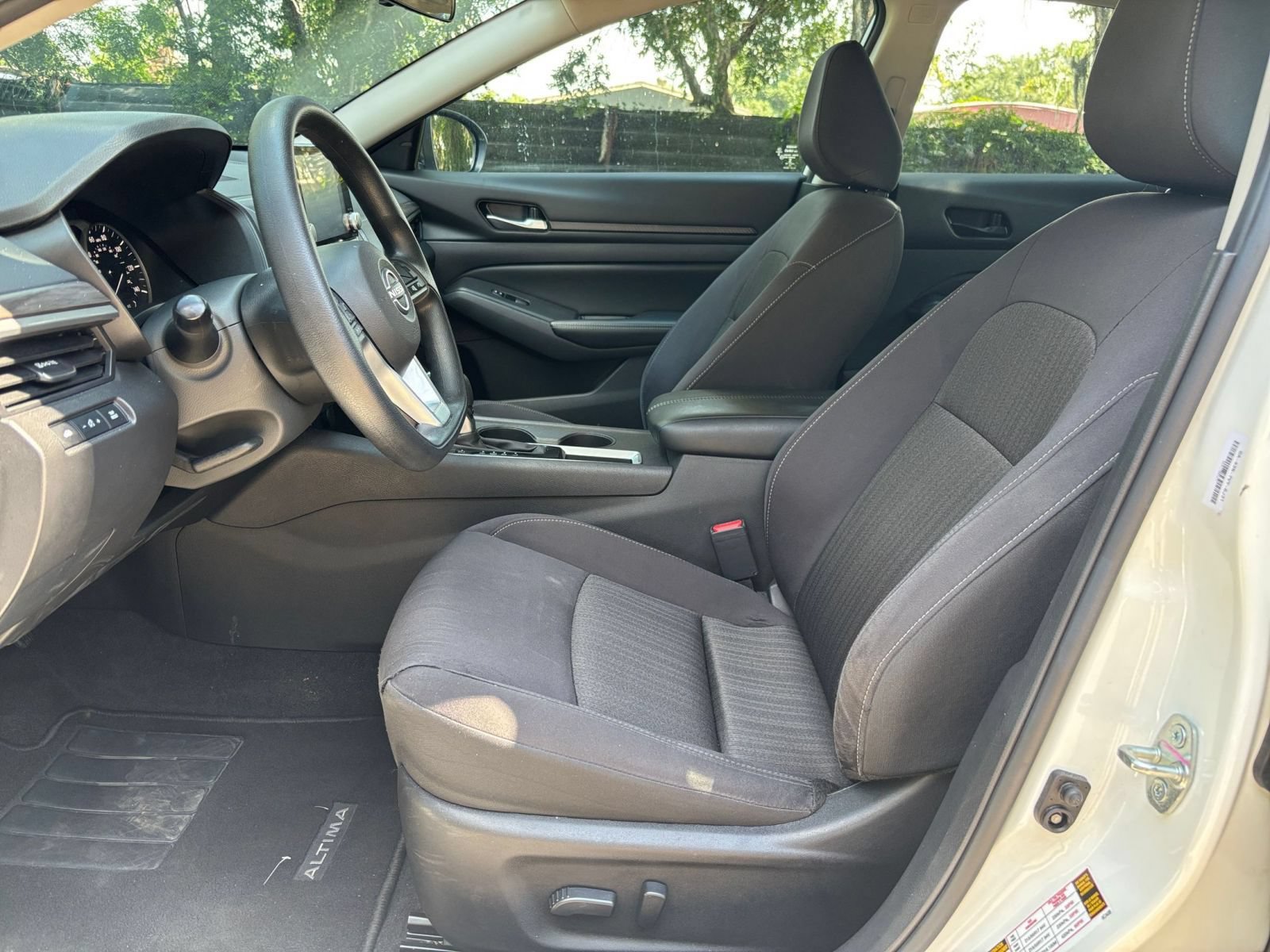 Used 2025 Nissan Altima 2.5 SV FWD image 22