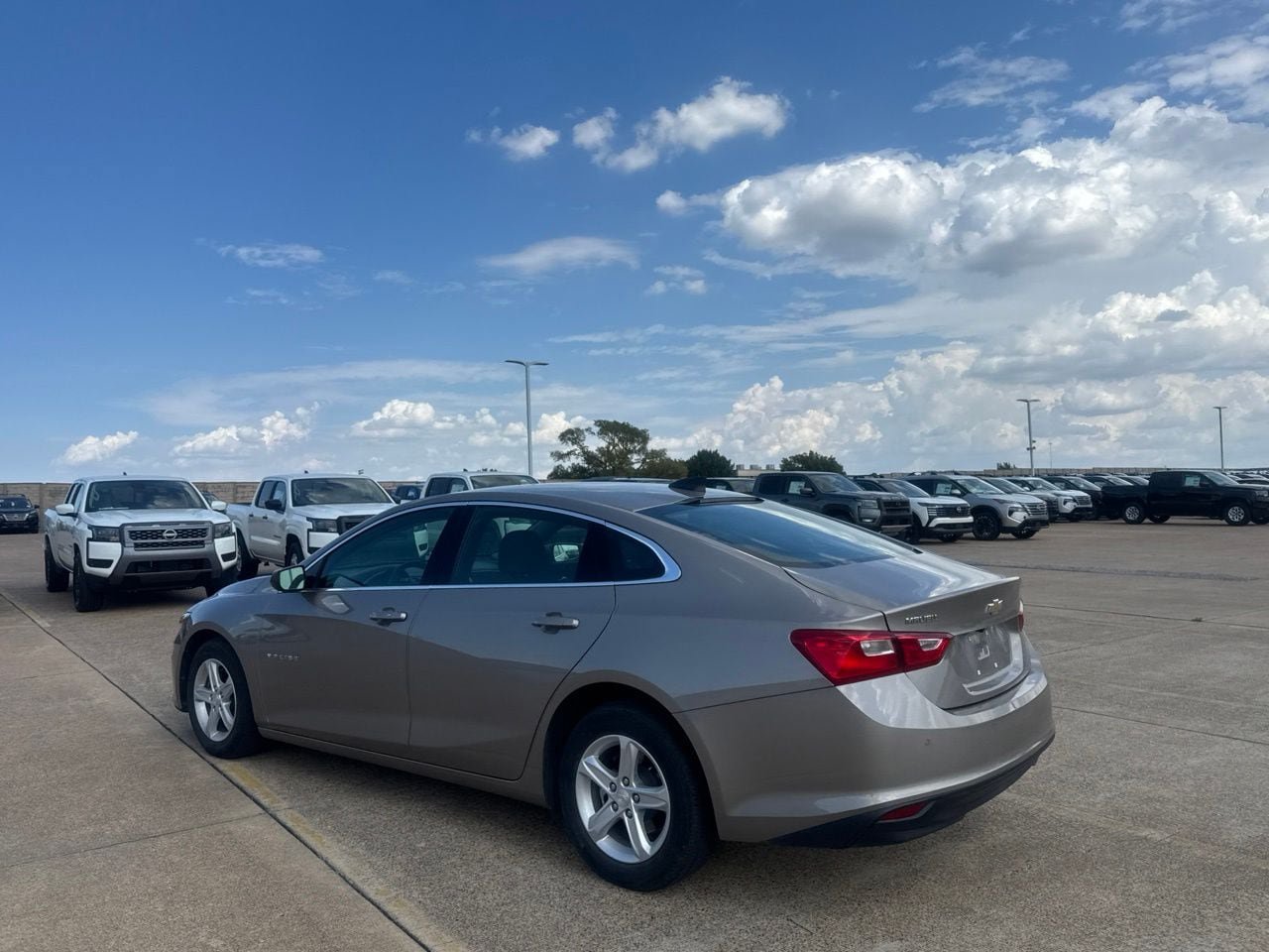 Used 2025 Chevrolet Malibu LS FWD image 15