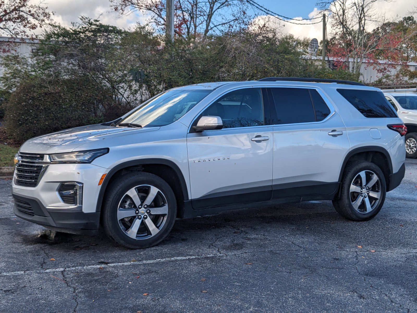 Used 2022 Chevrolet Traverse LT w/ LT Premium Package image 8
