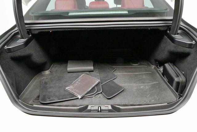 Used 2022 Maserati Quattroporte Modena RWD image 27