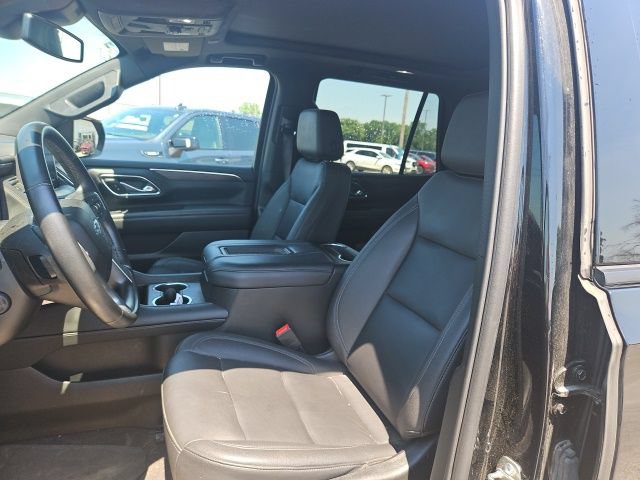 Used 2023 Chevrolet Tahoe Z71 w/ Luxury Package AWD/4WD image 12