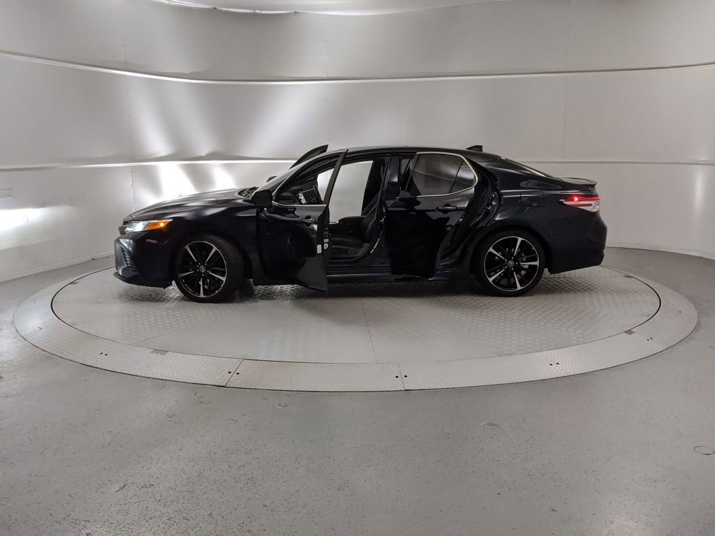 Used 2020 Toyota Camry XSE image 11
