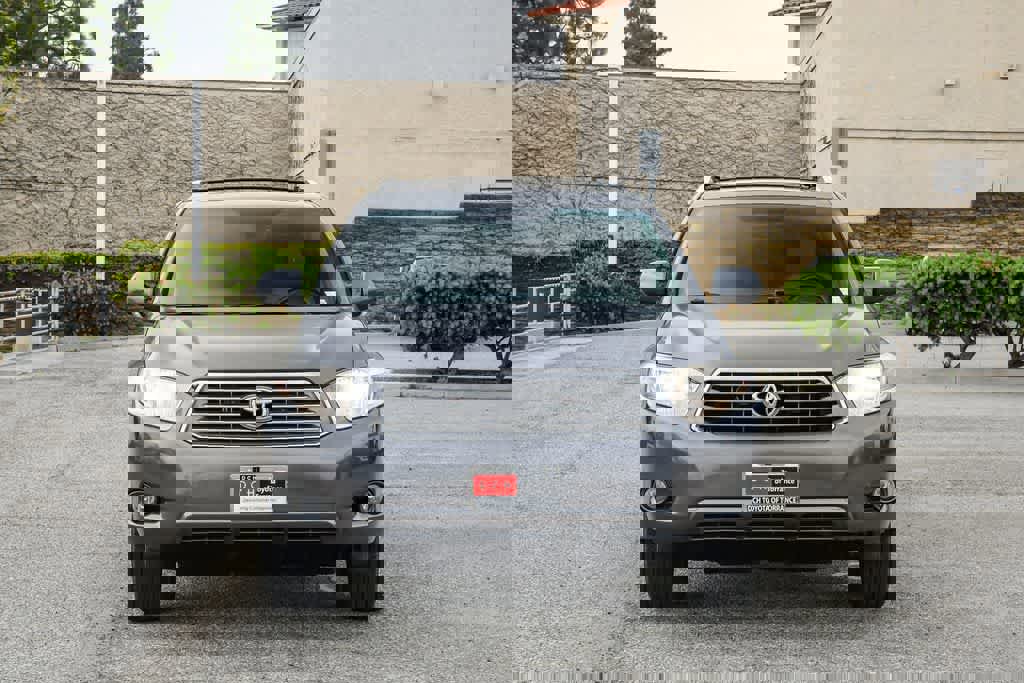 Used 2010 Toyota Highlander Limited video 2