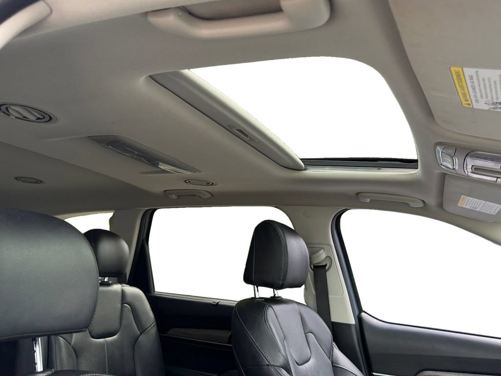 Used 2022 Kia Telluride EX w/ EX Premium Package FWD image 7