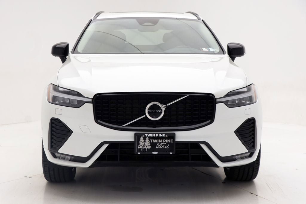 Used 2024 Volvo XC60 B5 Plus w/ Protection Package Premier AWD/4WD image 4