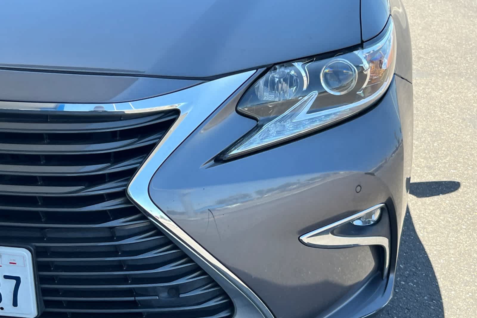 Used 2018 Lexus ES 350 w/ Navigation System Package FWD image 11