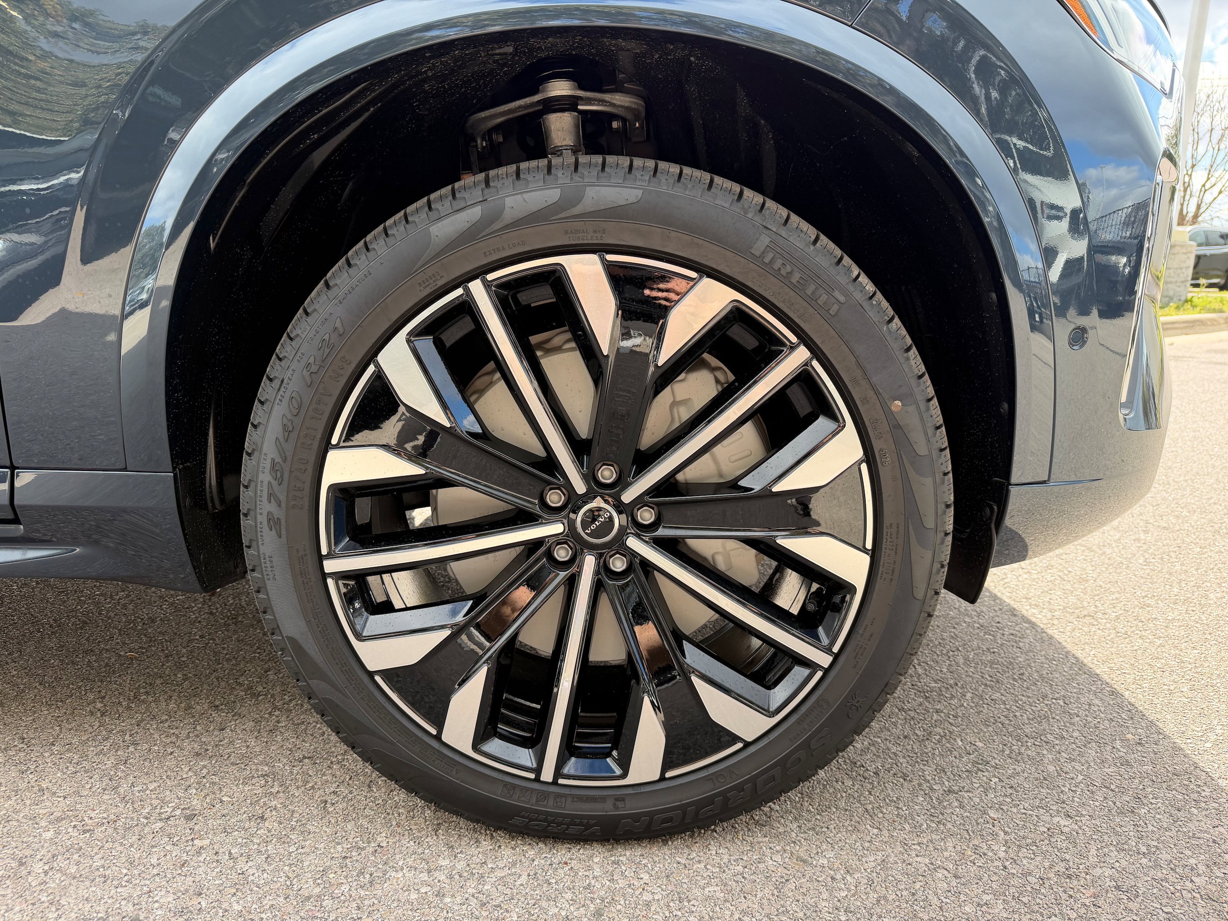 New 2026 Volvo XC90 B6 Ultra w/ Protection Package AWD/4WD image 7