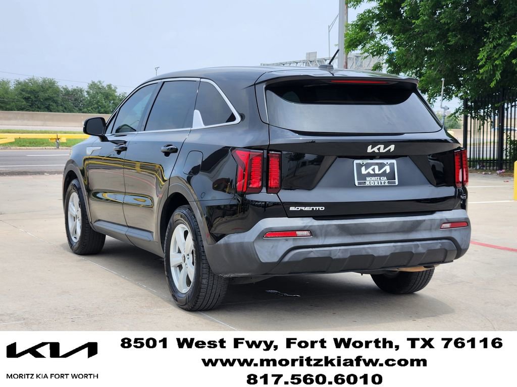 Used 2023 Kia Sorento LX FWD image 6
