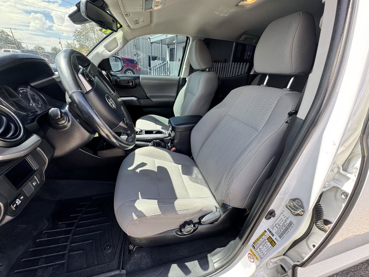 Used 2019 Toyota Tacoma SR5 AWD/4WD image 13