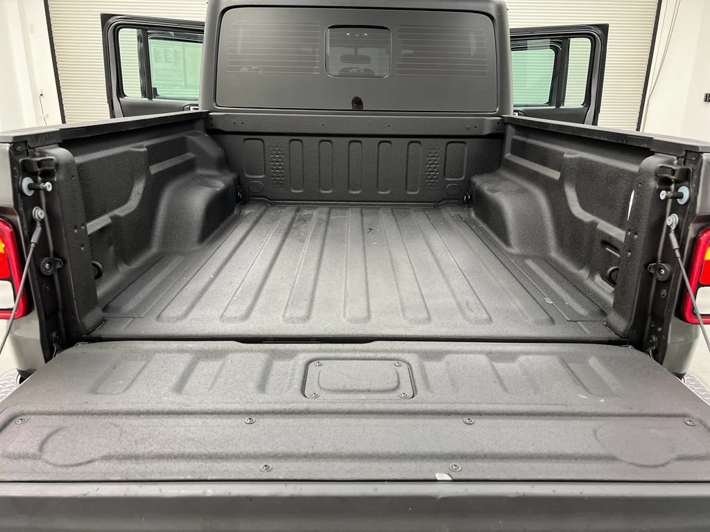Used 2023 Jeep Gladiator Sport w/ Trailer Tow Package AWD/4WD image 31