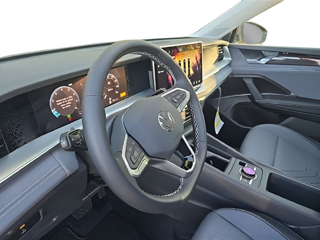 New 2026 Volkswagen Tiguan SE AWD/4WD image 17