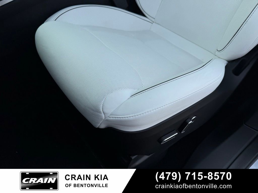 Used 2024 Tesla Model X Plaid image 28