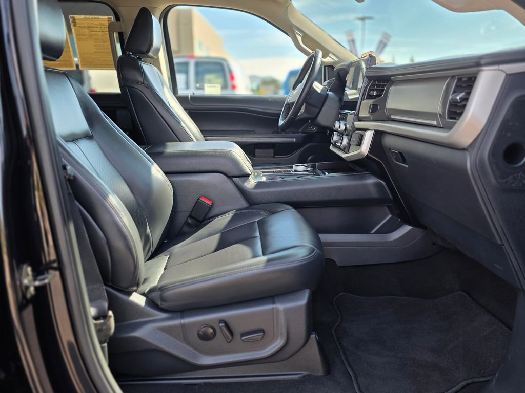 Used 2024 Ford Expedition Max XLT image 10
