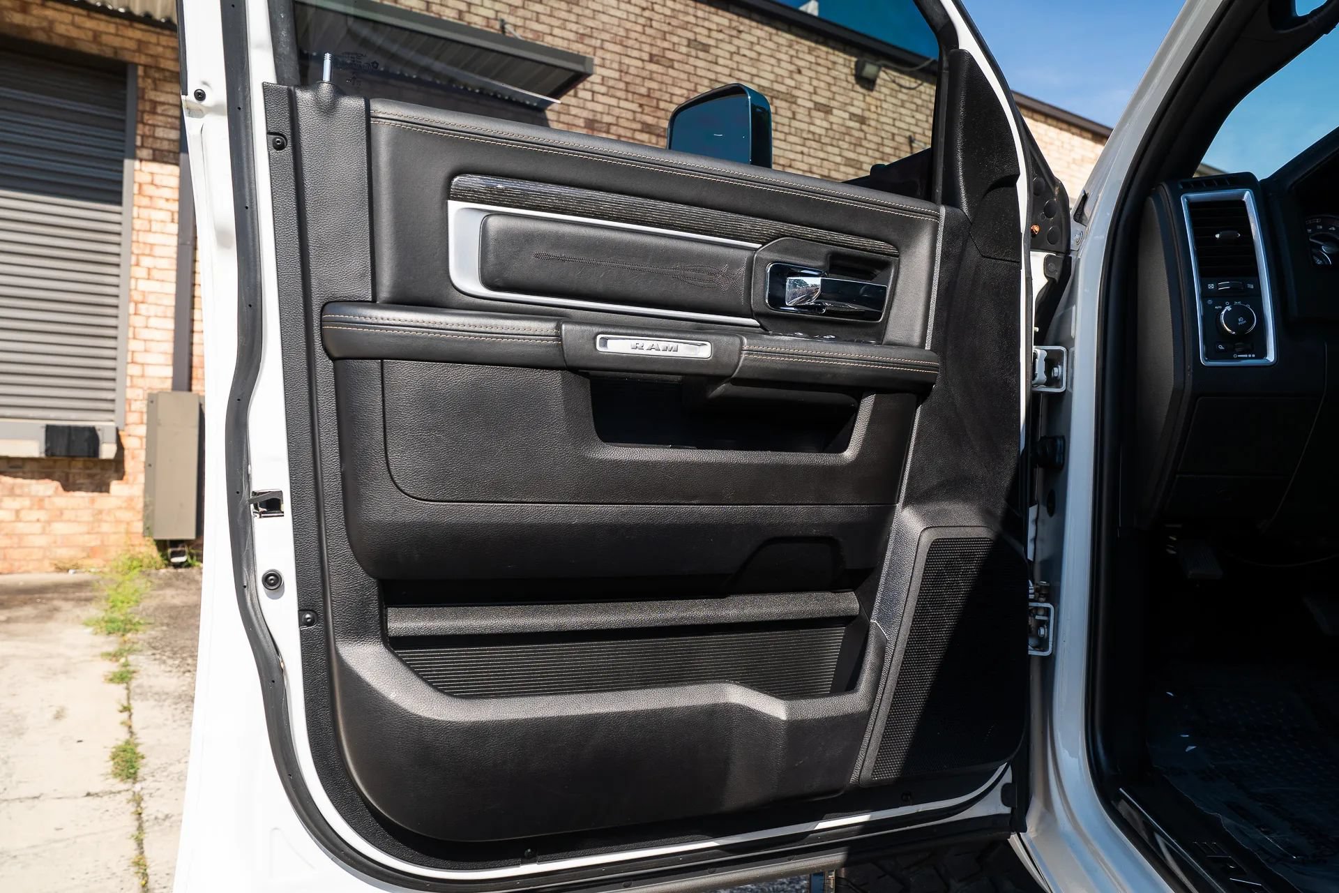 Used 2018 RAM 2500 Limited AWD/4WD image 25