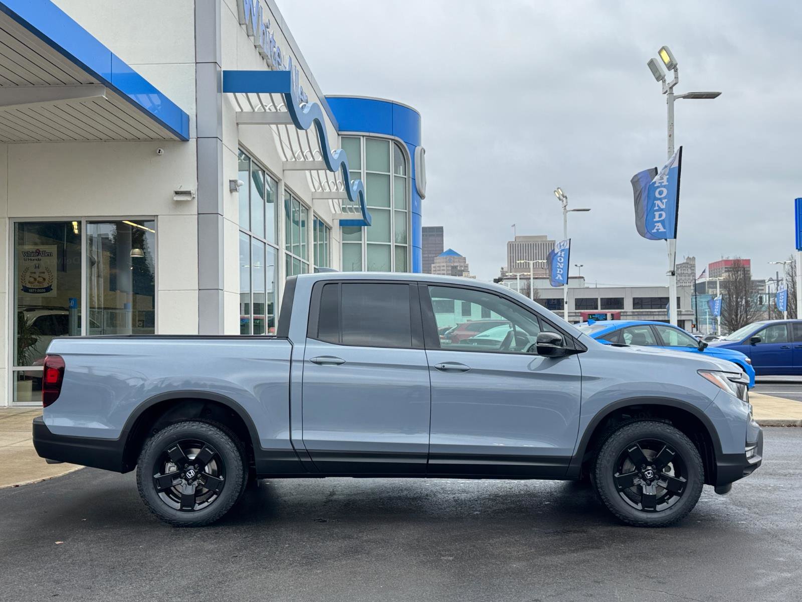 New 2026 Honda Ridgeline Black Edition image 2