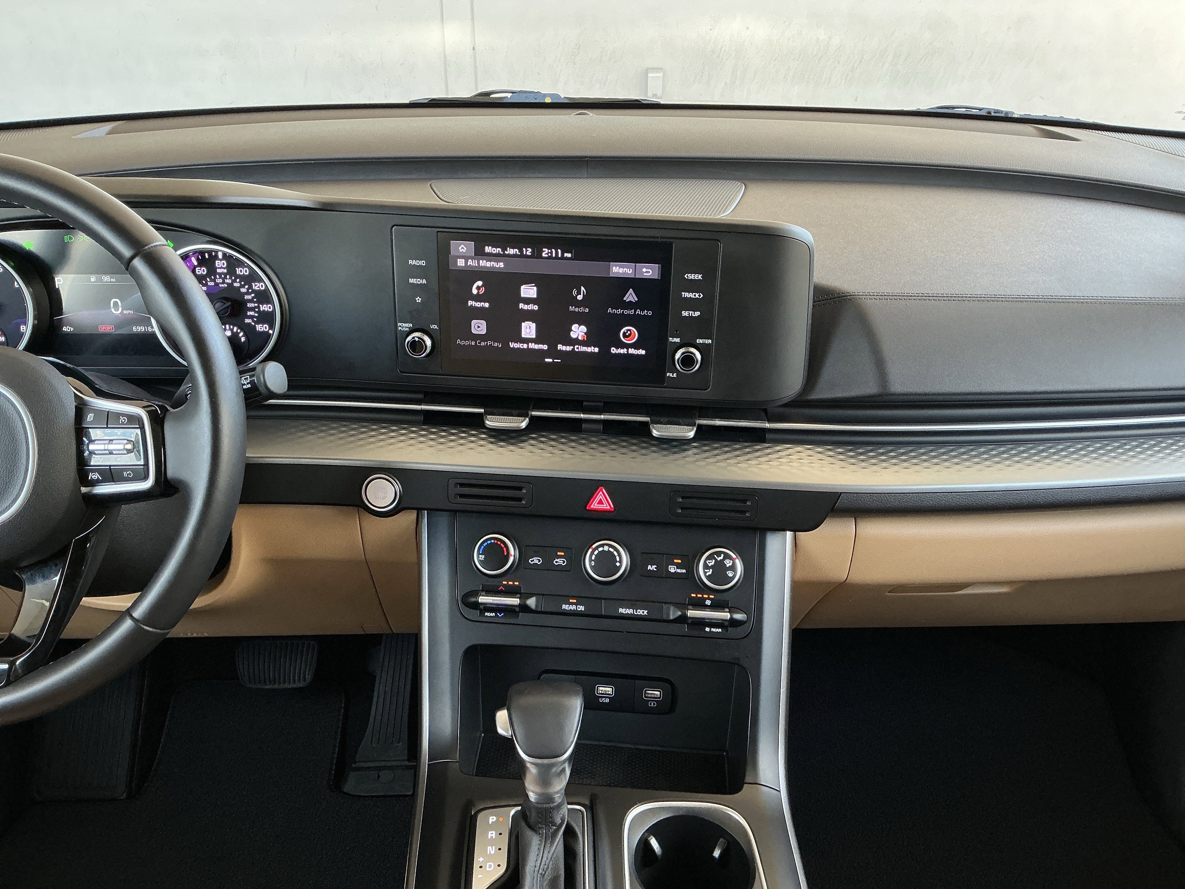Used 2022 Kia Carnival LX image 9