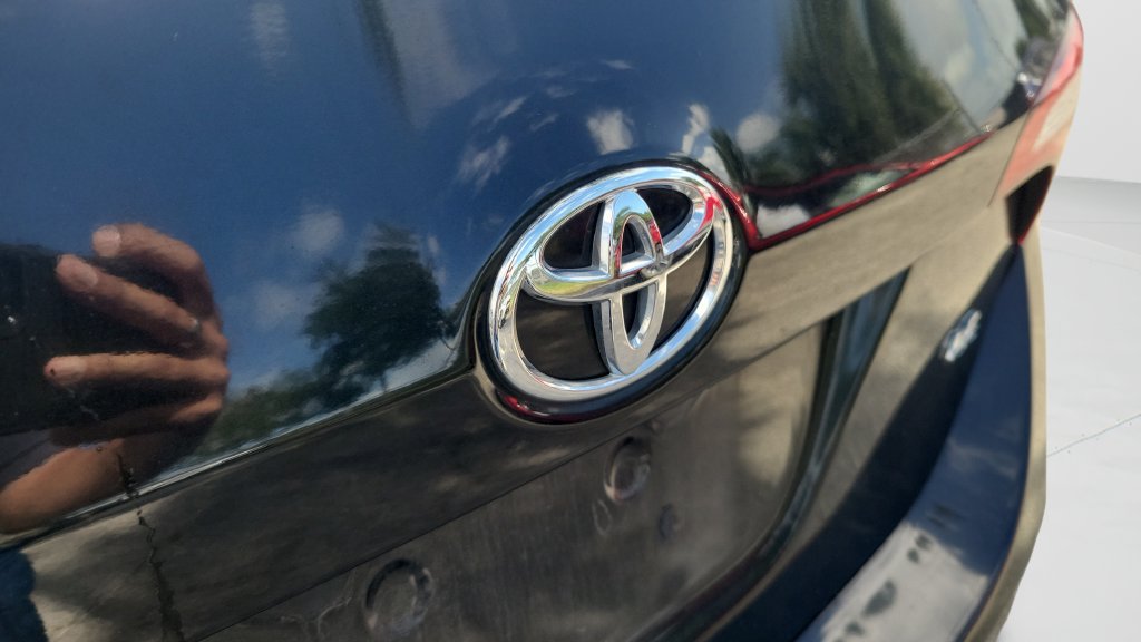 Used 2015 Toyota Corolla LE FWD image 9