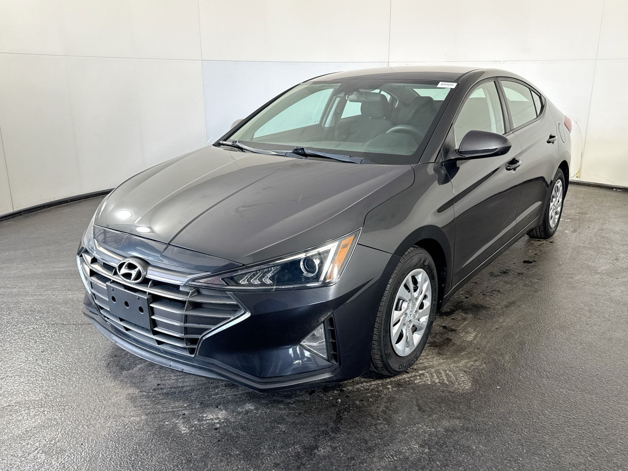 Used 2020 Hyundai Elantra SE w/ Cargo Package (C1) FWD image 4