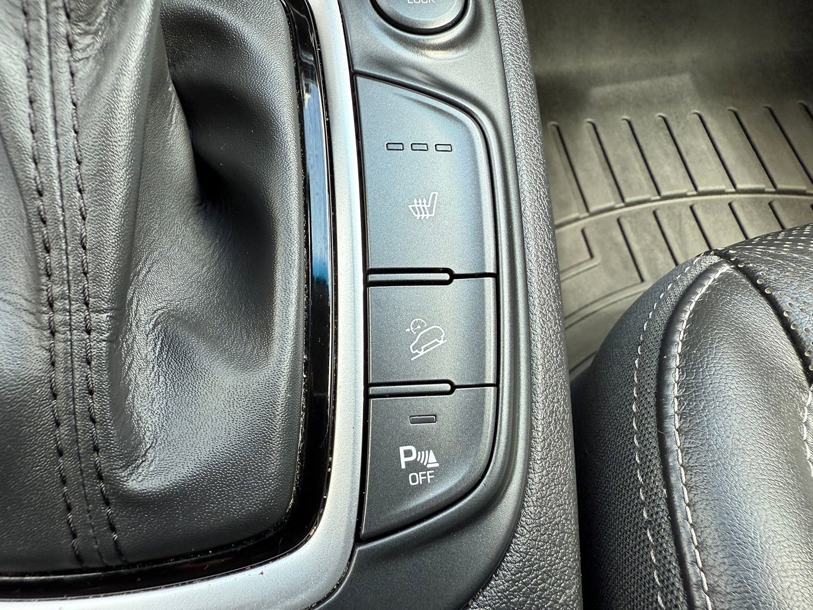 Used 2021 Hyundai Kona Ultimate w/ Cargo Package AWD/4WD image 23