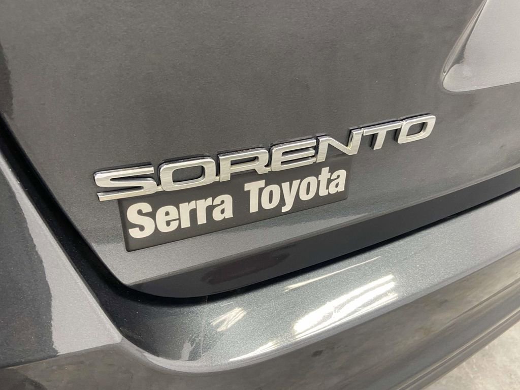 Used 2020 Kia Sorento LX image 10