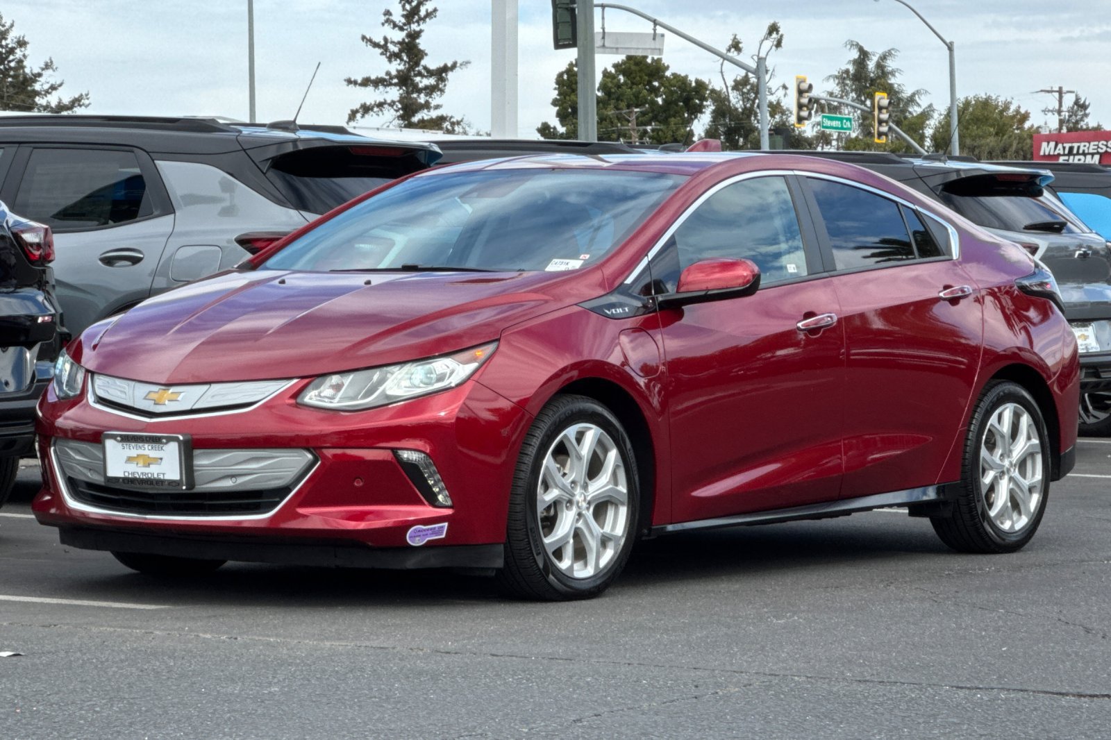 Used 2019 Chevrolet Volt Premier w/ Driver Confidence II Package FWD image 8