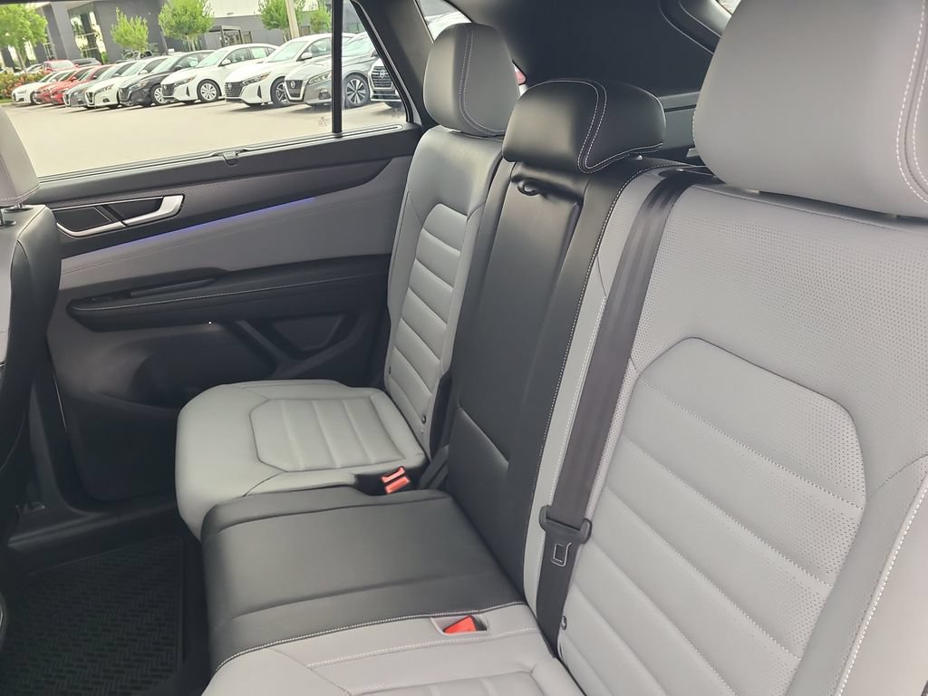 Used 2024 Volkswagen Atlas Cross Sport SEL AWD/4WD image 12