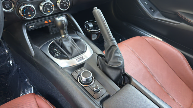 Used 2023 MAZDA MX-5 Miata Grand Touring w/ Weather Package RWD image 31