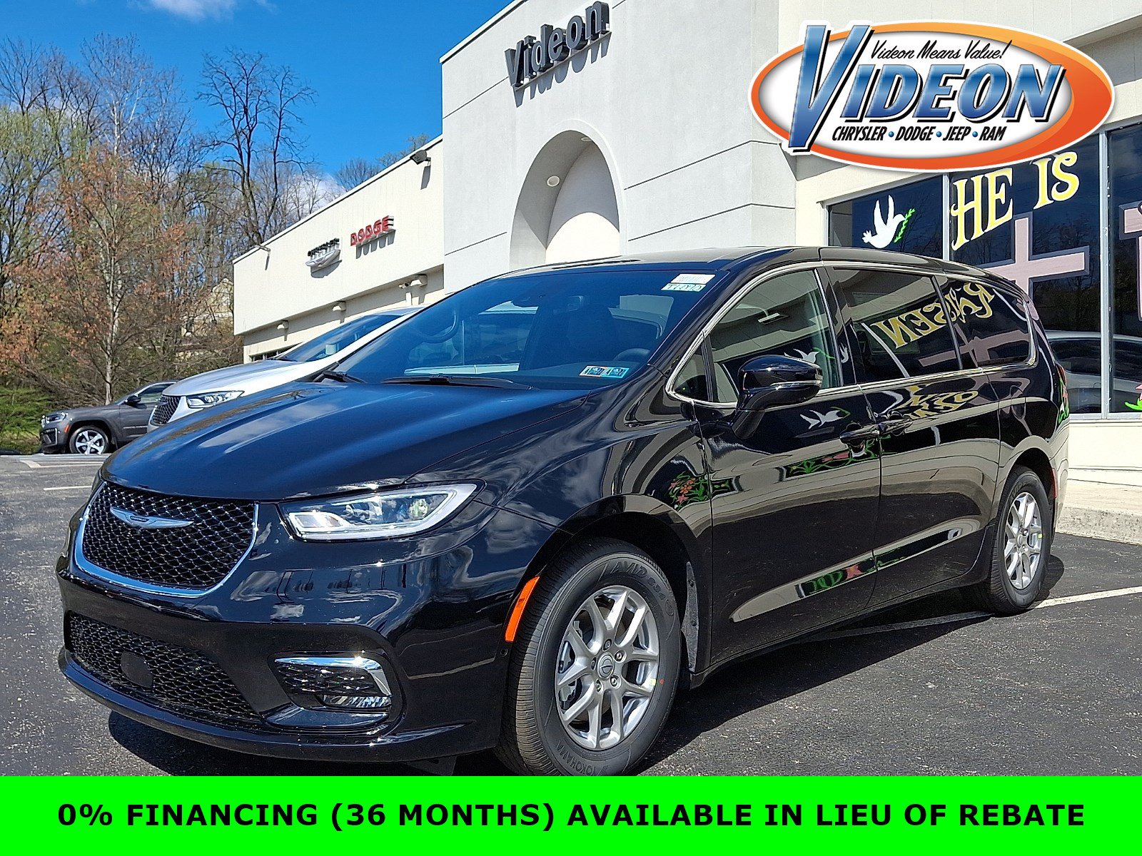 New 2026 Chrysler Pacifica Select