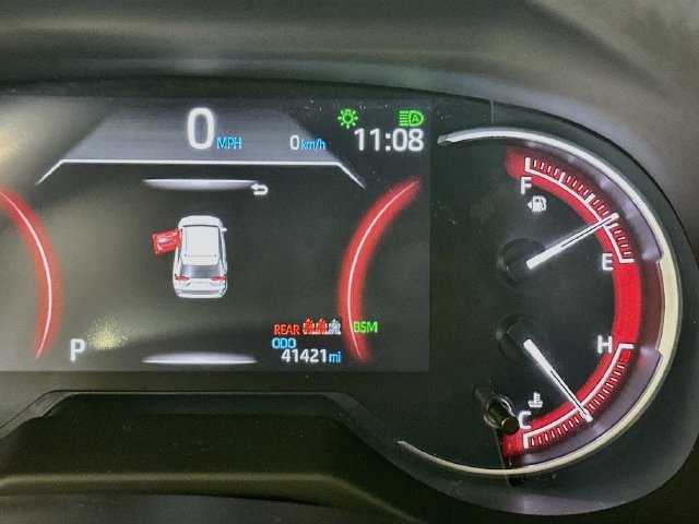 Used 2025 Toyota RAV4 XLE FWD image 15