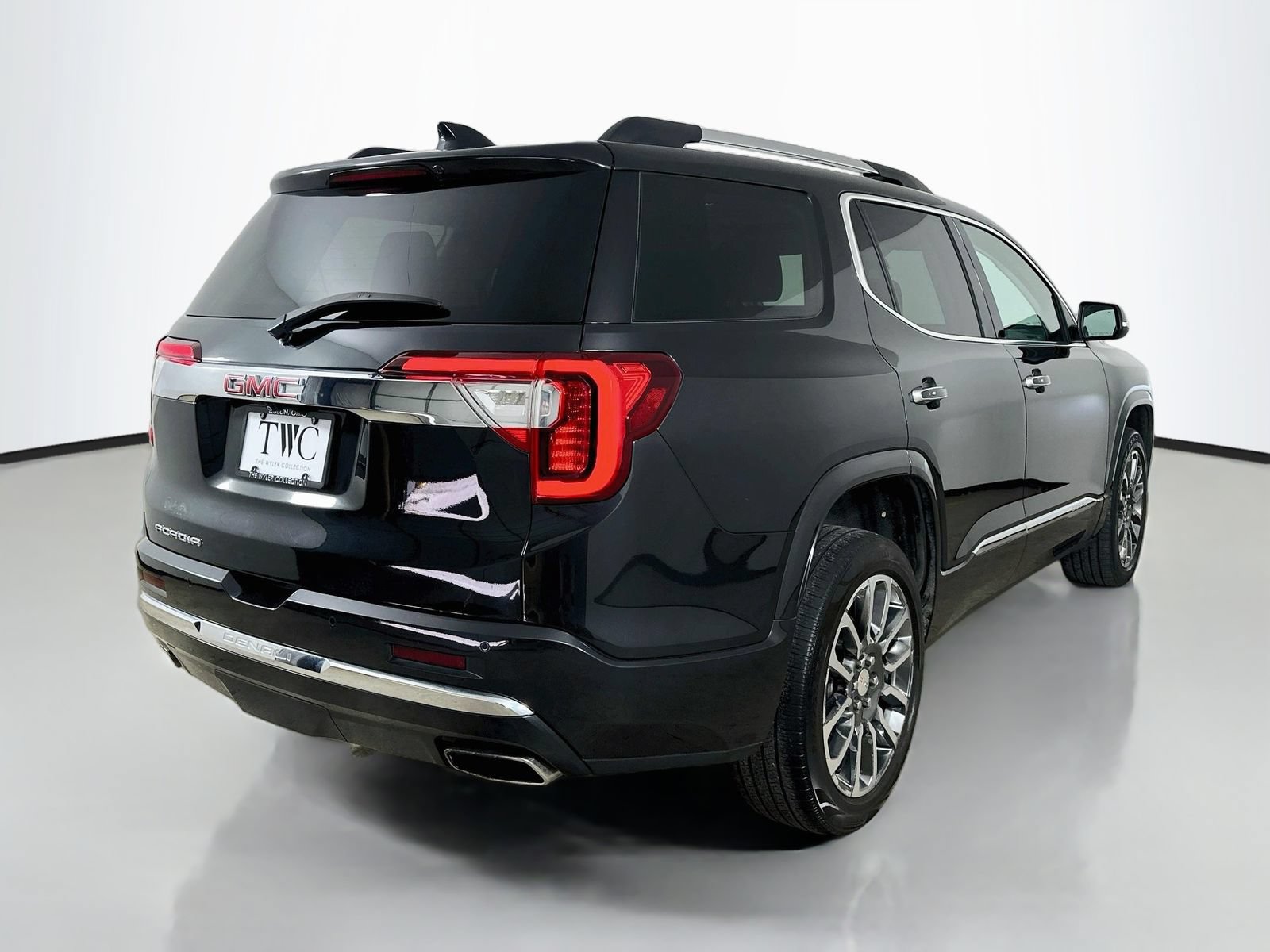 Used 2020 GMC Acadia Denali FWD image 5