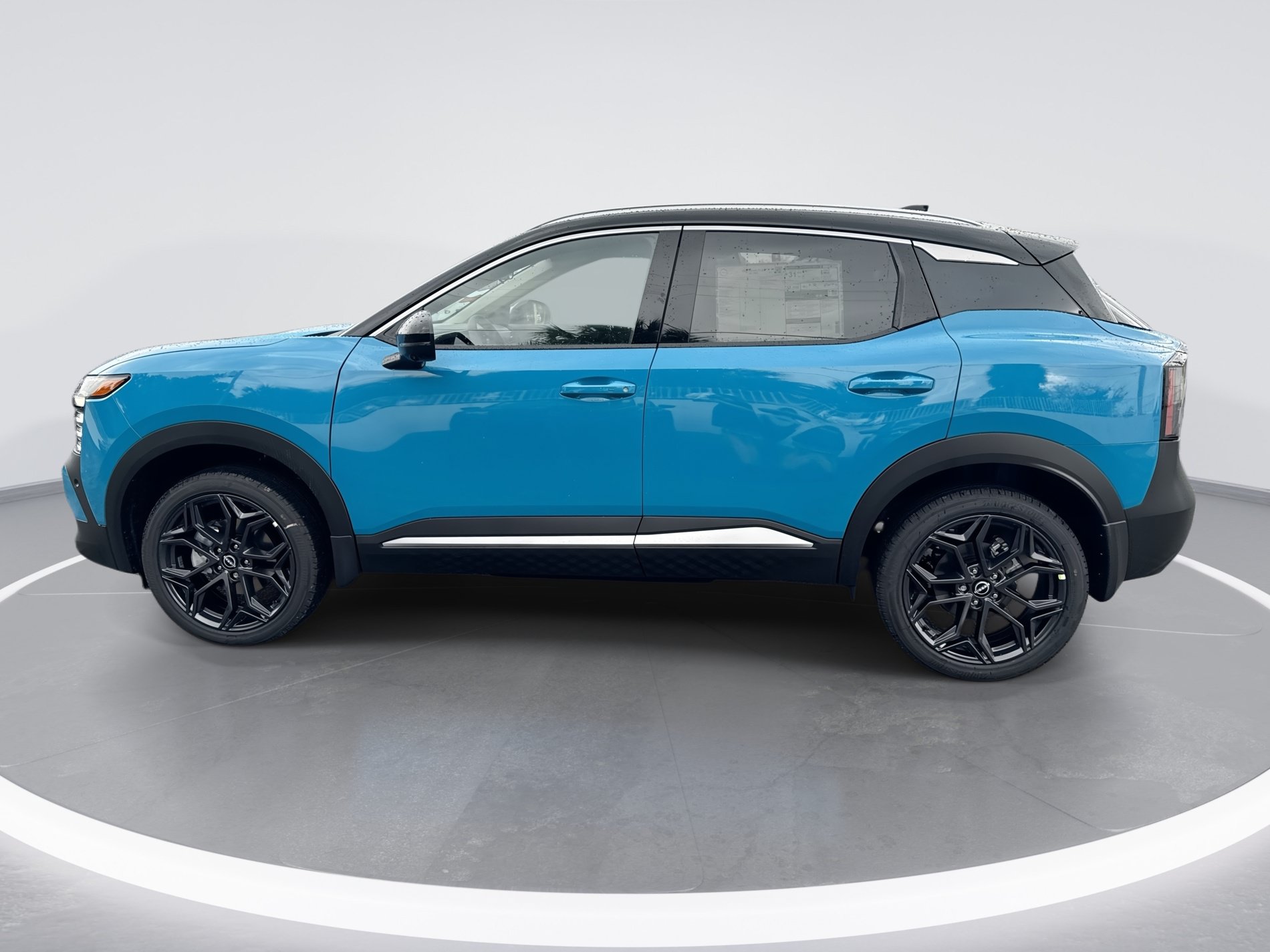 New 2027 Nissan Kicks SR FWD image 7
