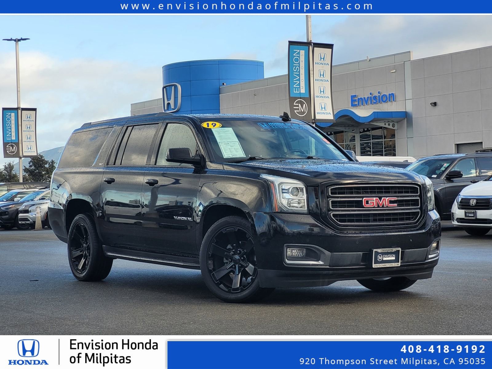 Used 2019 GMC Yukon XL SLT w/ Graphite Performance Edition image 1