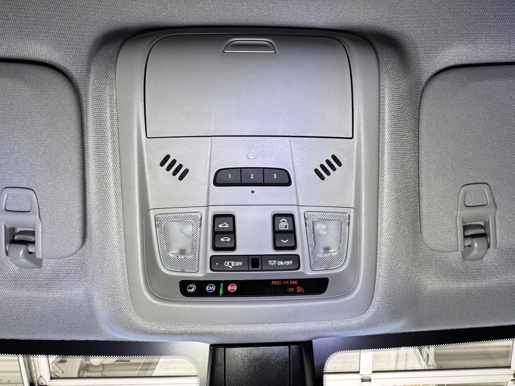 Used 2025 Chevrolet Blazer LT w/ Sound & Technology Package FWD image 36
