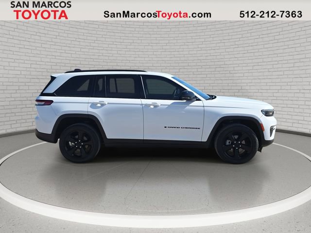 Used 2024 Jeep Grand Cherokee Limited w/ Black Appearance Package image 4