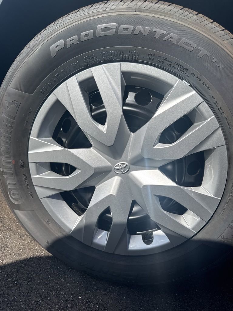 New 2026 Toyota Corolla Cross L image 9