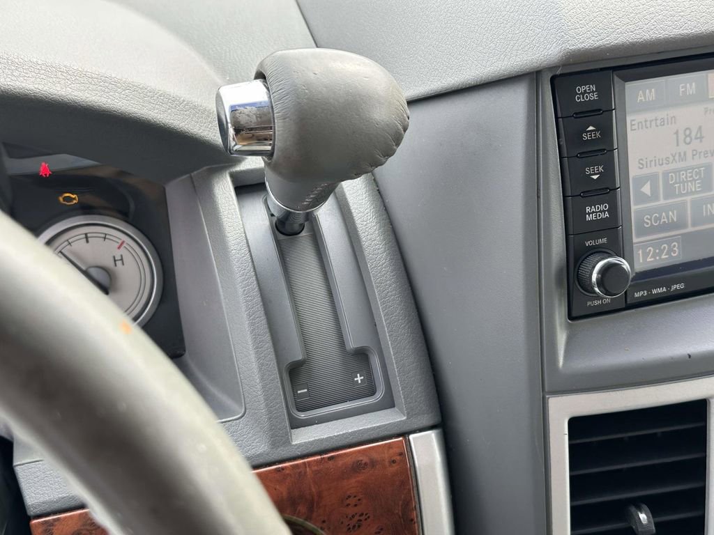 Used 2008 Chrysler Town & Country Touring image 26
