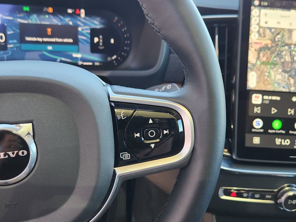 New 2025 Volvo XC90 B6 Core w/ Protection Package Premier image 17