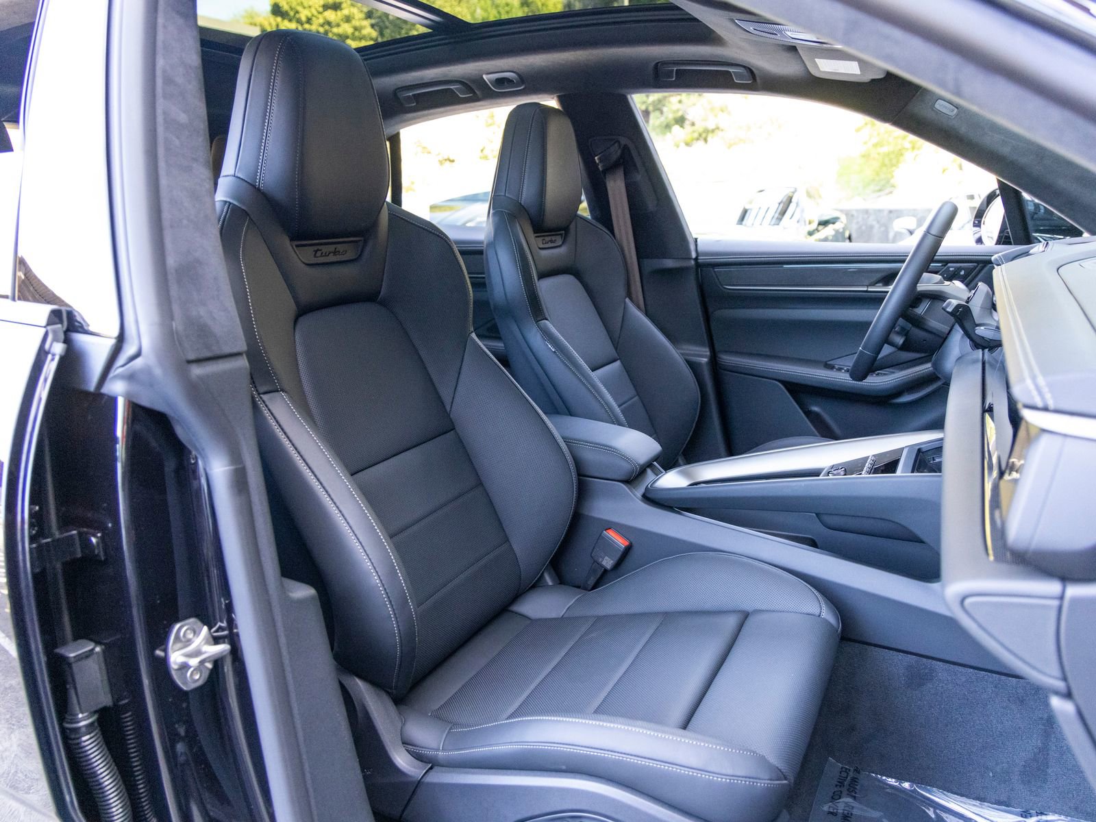 New 2026 Porsche Macan Turbo Electric image 59