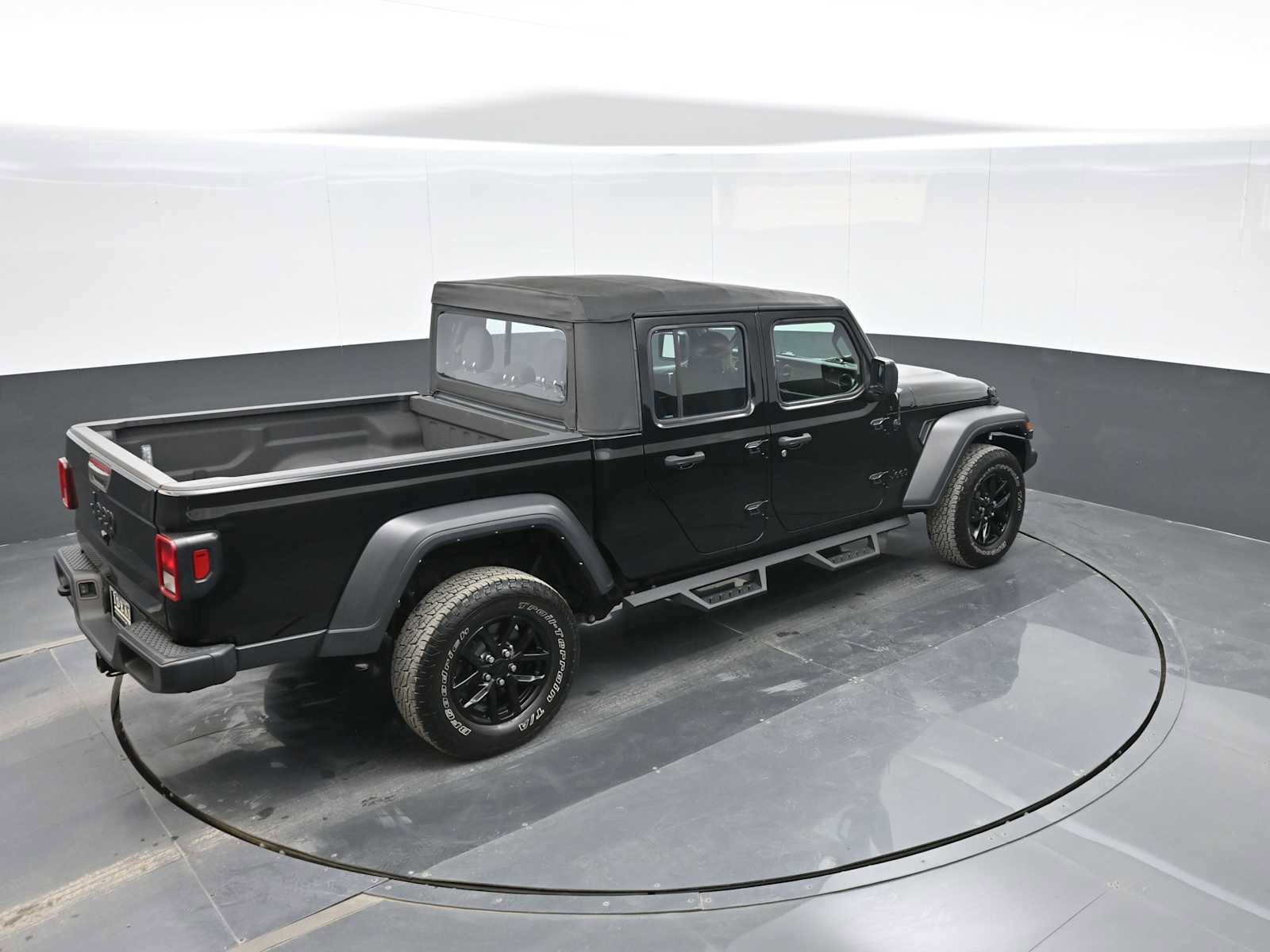 Used 2022 Jeep Gladiator Sport w/ Trailer Tow Package image 29