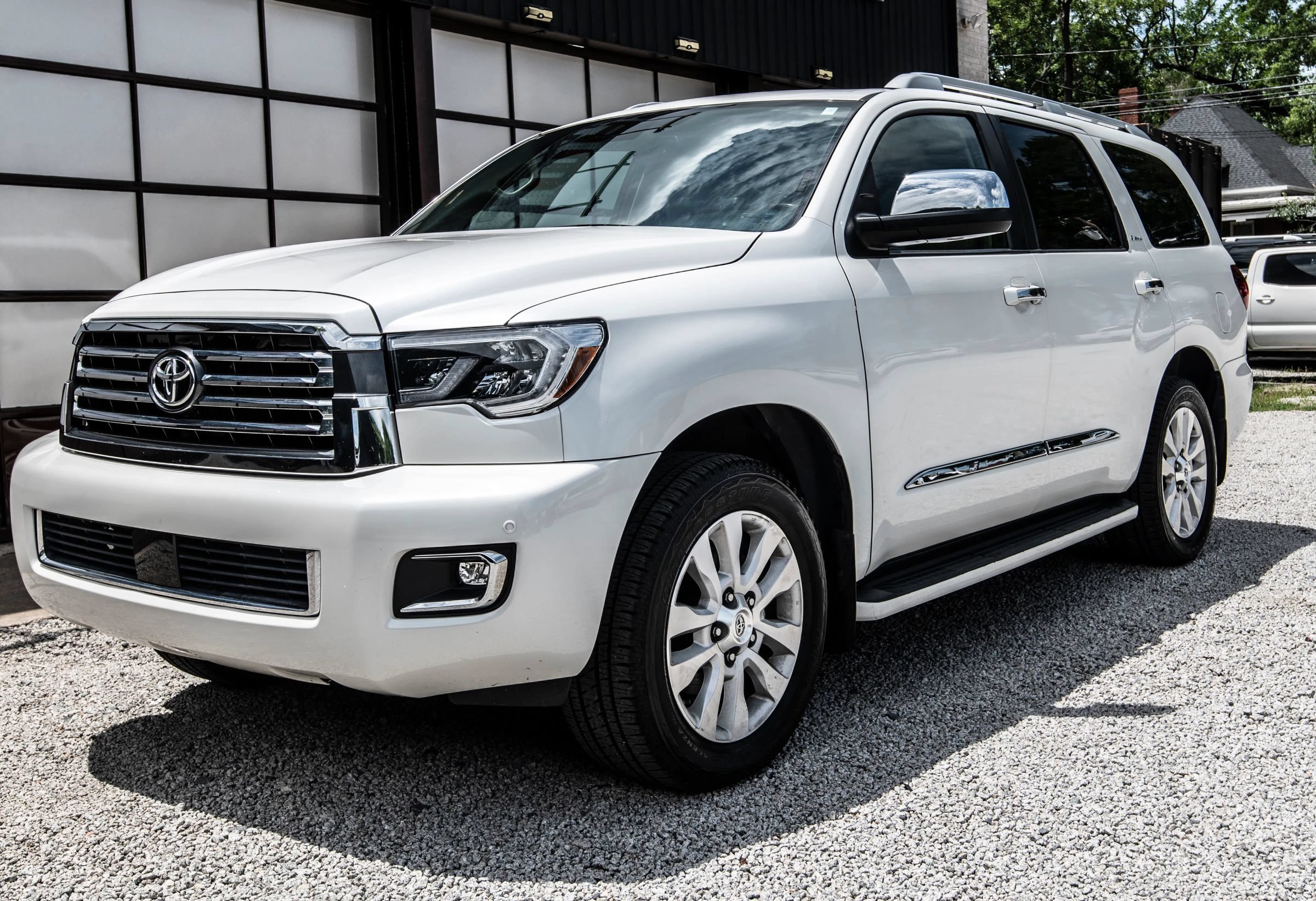 Used 2020 Toyota Sequoia Platinum RWD image 5
