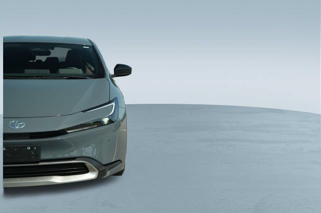 Used 2025 Toyota Prius Plug-In Hybrid FWD image 41